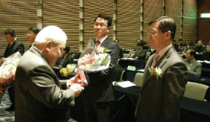                                                                   ▲ 올 2월 19일, 자원순환산업진흥협회 이사로            취임한 조한제 상무(오른쪽)            