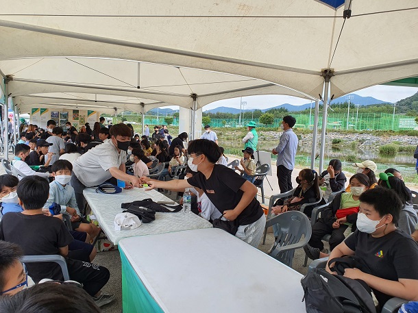 ▲ ‘2022 새마을 환경살리기 대회’에 참석한 초등학생들.