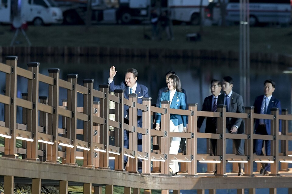 2023순천만국가정원박람회 개막식에 입장하고 있는 윤석열 대통령과 김건희 여사